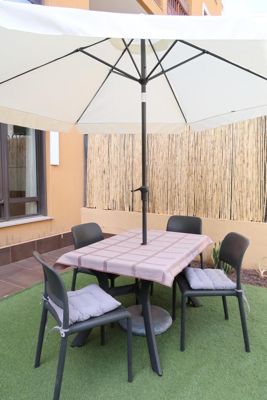 Spacious Apartment With Large Private Garden In Palm Mar Εξωτερικό φωτογραφία